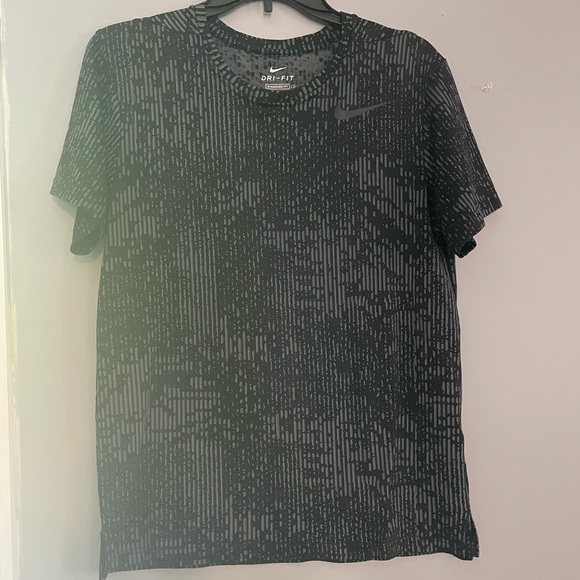 Nike Dri-fit shirt - Picture 4 of 5